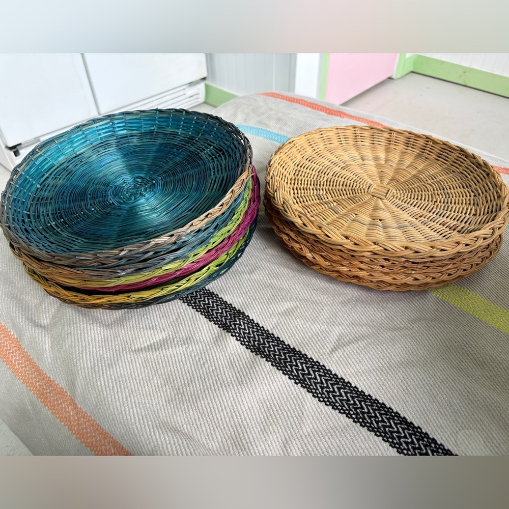 Vintage Colorful Woven Basket Set paper plate holders